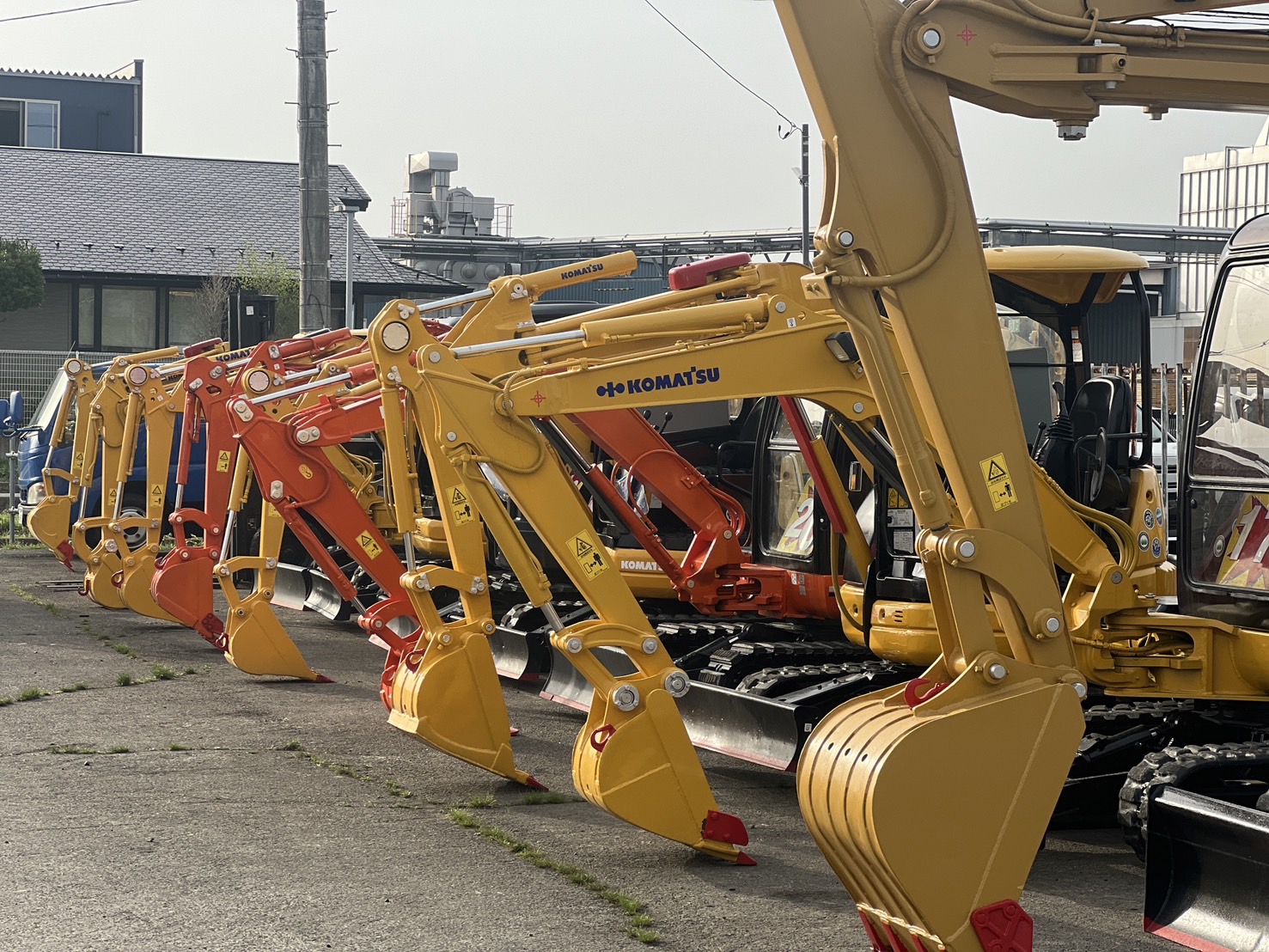 中古トラック・重機・特殊車両等の買取・販売の株式会社カメリアインターナショナル